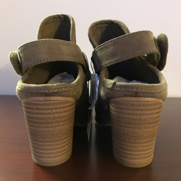 Universal Thread Suede Stacked heels - Picture 6 of 8